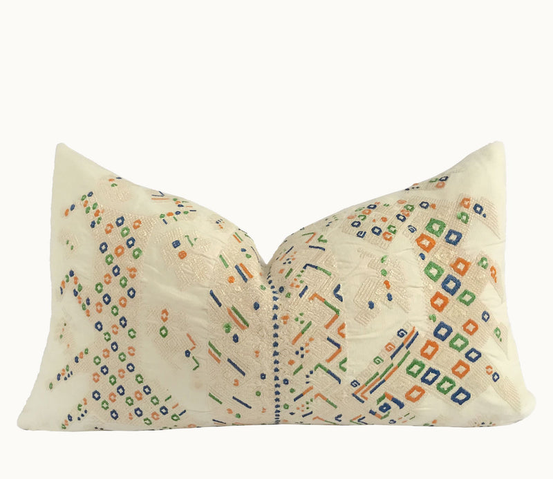 Guatemalan textiles, huipil pillow - Lamour Artisans